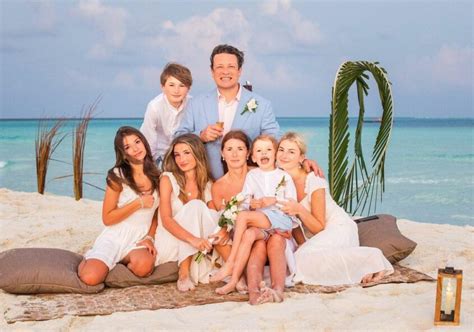 Celebrity Chef Jamie Oliver Renews Wedding Vows at Soneva Fushi ...