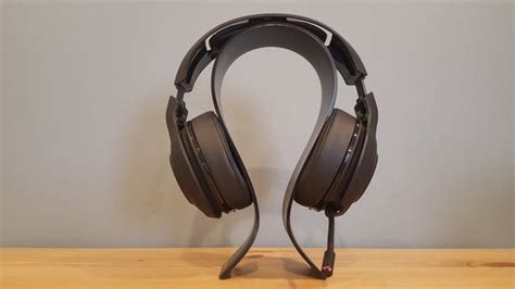 Razer Man O' War review: This pillowy headset is almost as mighty as ...