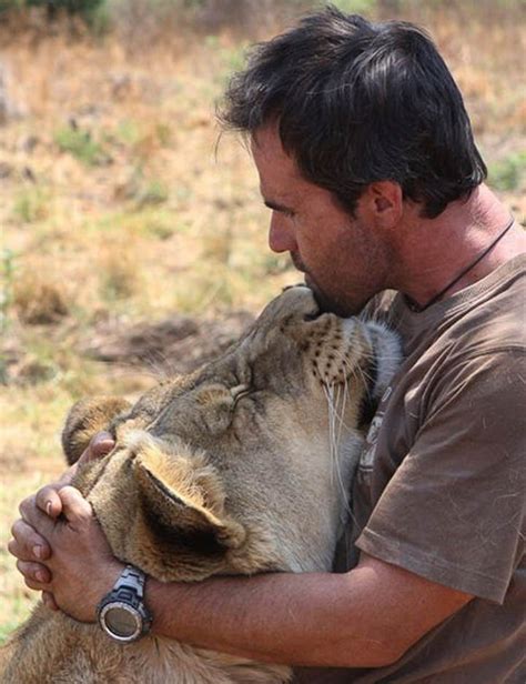 Kevin Richardson with his Lion | Most Beautiful Pages | Kevin richardson, Animal behaviorist, Lions