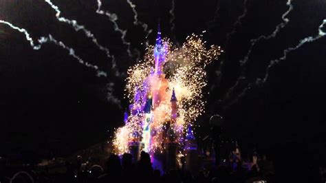 Disneyland Paris - Fireworks/Animation - YouTube