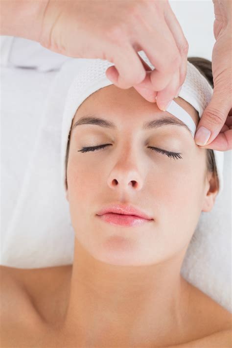 Professional Waxing for Effective Facial Hair Removal ⋆ MartinoCartier.com