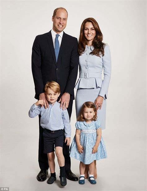 Duke and duchess of cambridge release new family portrait – Artofit