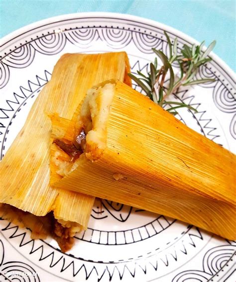 EASY Chicken Tamales Recipe and Pork Tamales Recipe for Las Posadas ...