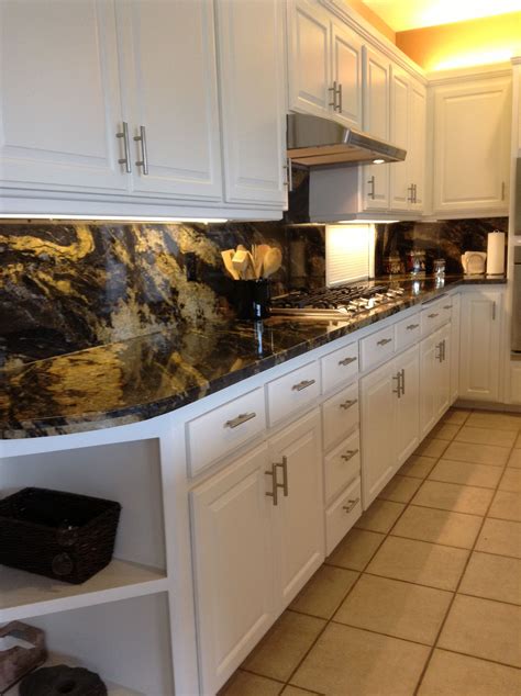 Granite Countertop and Full Backsplash, Stainless Applicances | Kitchen remodel, Kitchen ...