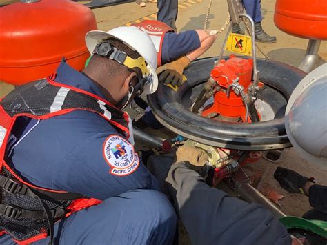 DVIDS - Images - Coast Guard members conduct Spilled Oil Recovery ...