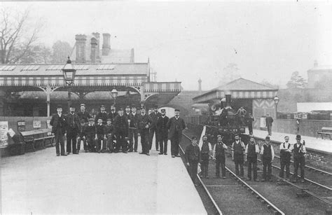 Knutsford railway station and staff in 1912 (station master in bowler ...