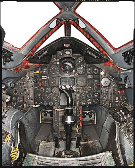 Cockpit of the Lockheed SR-71 Blackbird [1000x1250] : MilitaryPorn