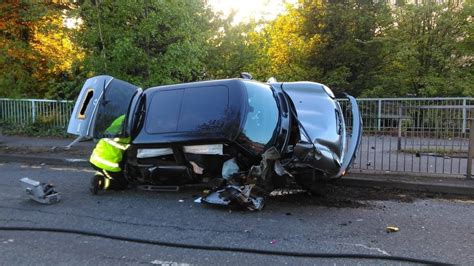 Driver flees high-speed crash scene in Halesowen | Express & Star