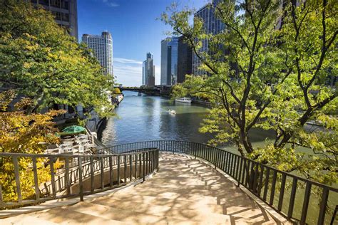 Chicago Riverwalk: The Complete Guide