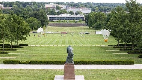 Nelson-Atkins Museum, Donald J. Hall Sculpture Park | The Cultural ...