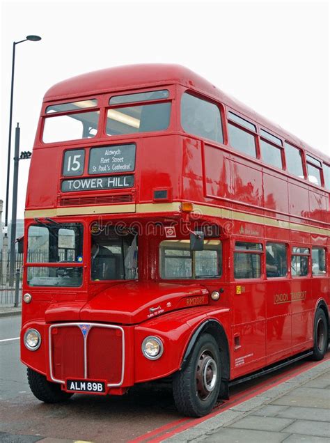 Classic London Bus editorial stock photo. Image of people - 8962523 ...