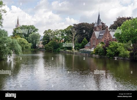 Bruges canal hi-res stock photography and images - Alamy