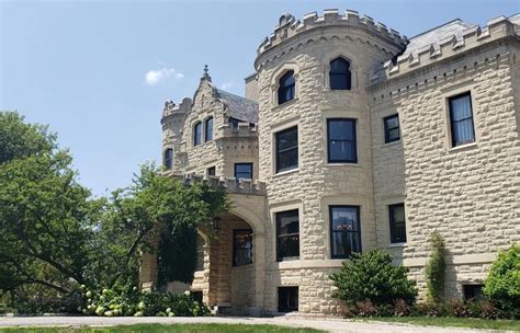 Joslyn Castle & Gardens - Go Wandering