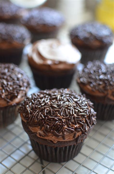 Playing with Flour: Chocolate Heaven in a cupcake