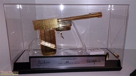 James Bond: The Man With The Golden Gun Golden Gun replica movie prop