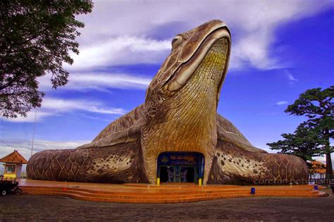 Keindahan Wisata Pantai Kartini Jepara Jawa Tengah