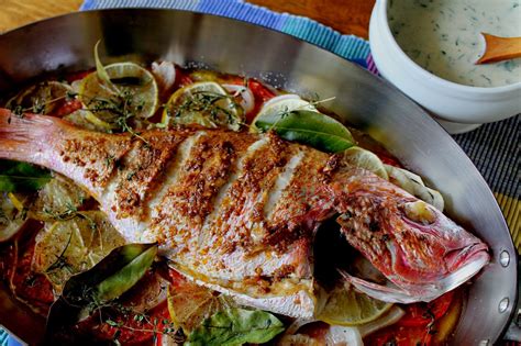 Lecturas, yantares y otros placeres: Pescado al horno con salsa tahini