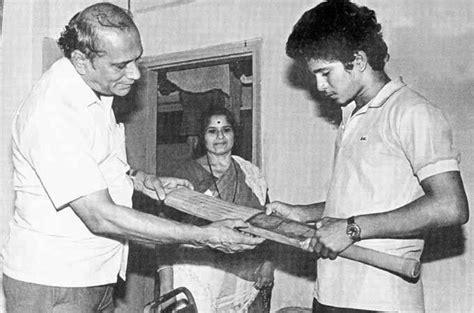 Sachin Tendulkar with Parents (With images) | Cricket wallpapers ...