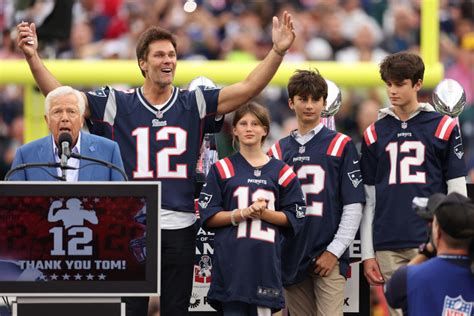 Tom Brady Reacts After Another Family Appears To Receive CVS Pic Of Him ...