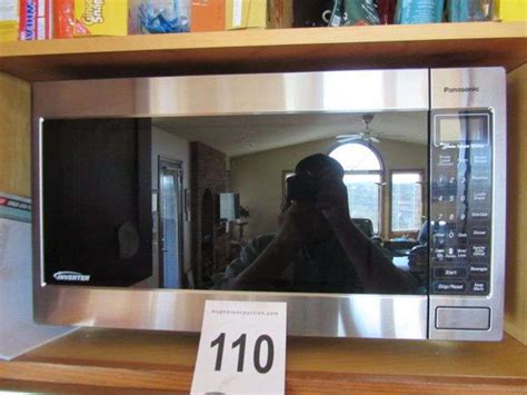 PANASONIC 1250 WATT MICROWAVE - LIKE NEW - McPherson Auction & Realty