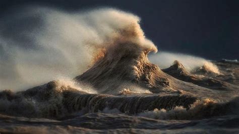 Furious waves during Lake Erie storms look like giant mountain ...