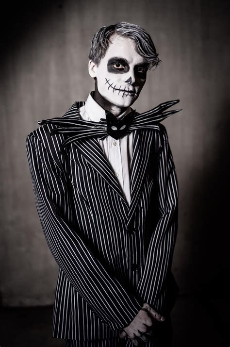 [Self] My Jack Skellington cosplay from NYCC. Repost because I can’t ...