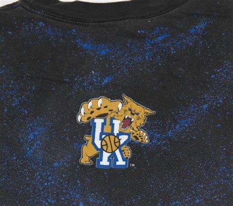 Vintage University of Kentucky Wildcats Basketball T-Shirt | Defunkd