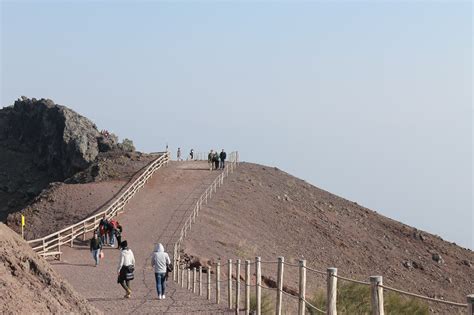 Mt. Vesuvius – Travel Addicts Tours