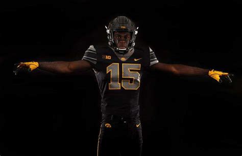 Iowa Hawkeyes love their alternative uniforms ... | The Gazette