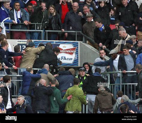 MILLWALL FANS CLASH WITH POLIC MILLWALL V WIGAN ATHLETIC WEMBLEY ...