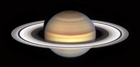 Hubble captures the start of a new spoke season on Saturn