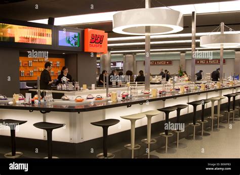 YO! Sushi Restaurant, St Pancras International Station London Stock ...