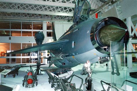 English Electric Lightning F.6 specifications and photos