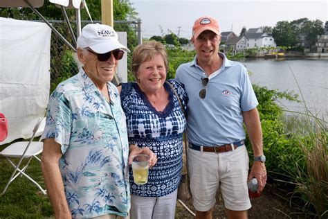 Jimmy Buffett surprises ‘Parrotheads’ in Portsmouth | EastBayRI.com - News, Opinion, Things to ...