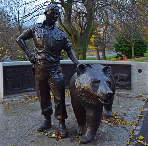 W-wa Jeziorki: Wojtek the Bear in the heart of Edinburgh