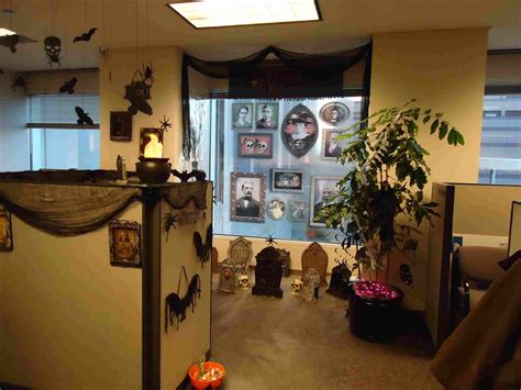 Spooky Halloween Office Decoration Ideas.