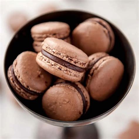 Chewy chocolate macaron recipe | Macaron recipe, Chocolate macaron, Sweet dough