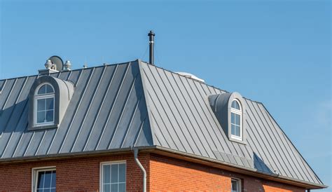 The Pros of Zinc Roof Covering: Longevity and Design Integrity