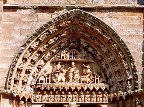 Tympanum - Ancient and medieval architecture