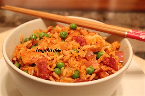 Kitchen Chaos: Kimchi Bokkeumbap (Kimchi Fried Rice) 김치 볶음밥