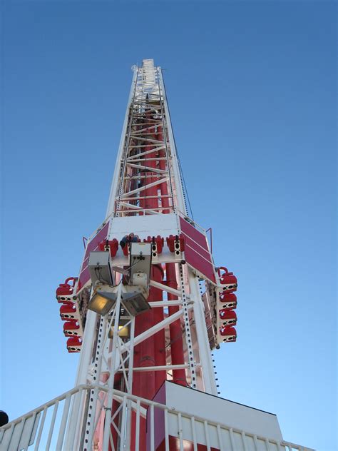 Big Shot ride atop Stratosphere Tower | They shoot you up th… | Flickr