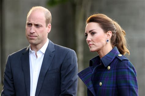 Prince William & Kate Middleton May Move Family to Windsor Near Queen ...