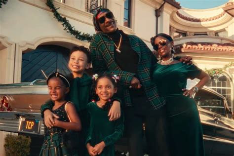 Snoop Dogg and His Family Star in Holiday Campaign for The Children's ...