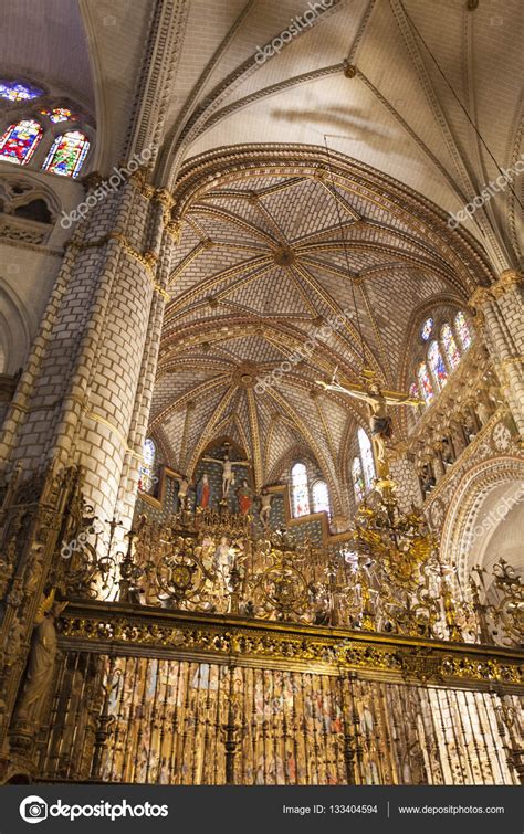 Toledo cathedral interior – Stock Editorial Photo © boggy22 #133404594