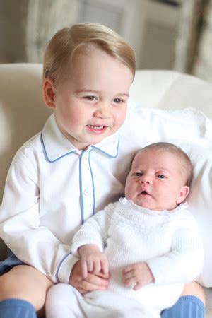 Prince William, age 2, holds baby brother, Prince Harry and Prince ...