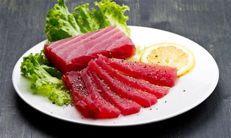 Bluefin tuna sashimi_Shutterstock_358138862 | Photos | WWF