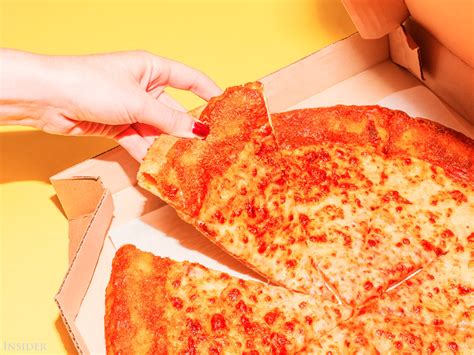 Pizza Hut's grilled cheese pizza taste test - Business Insider