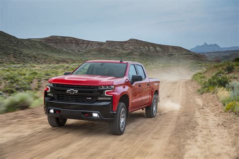 First Drive: 2019 Chevrolet Silverado 1500 Trail Boss Review | GearJunkie