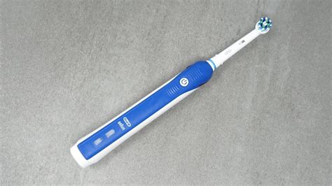 Oral-B Pro 2 2000 review - Electric Teeth