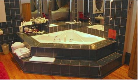 Hotel Rooms with Jacuzzi® Suites & Hot Tubs - Excellent Romantic Vacations